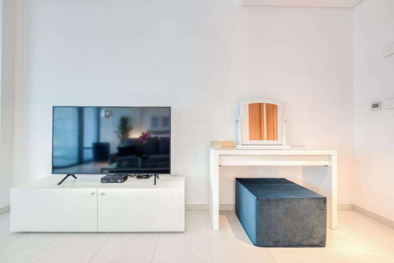 Maison Privee - Luxury, Spacious, Modern Near Burj Khalifa And Dubai Canal Exterior foto